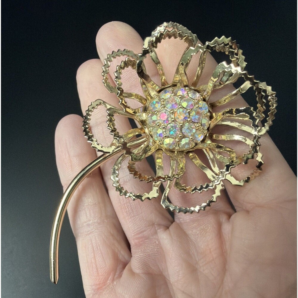 VINTAGE SARAH COVENTRY Flower Brooch Iridescent Aurora Rhinestone Gold Tone Pin - Picture 5 of 12
